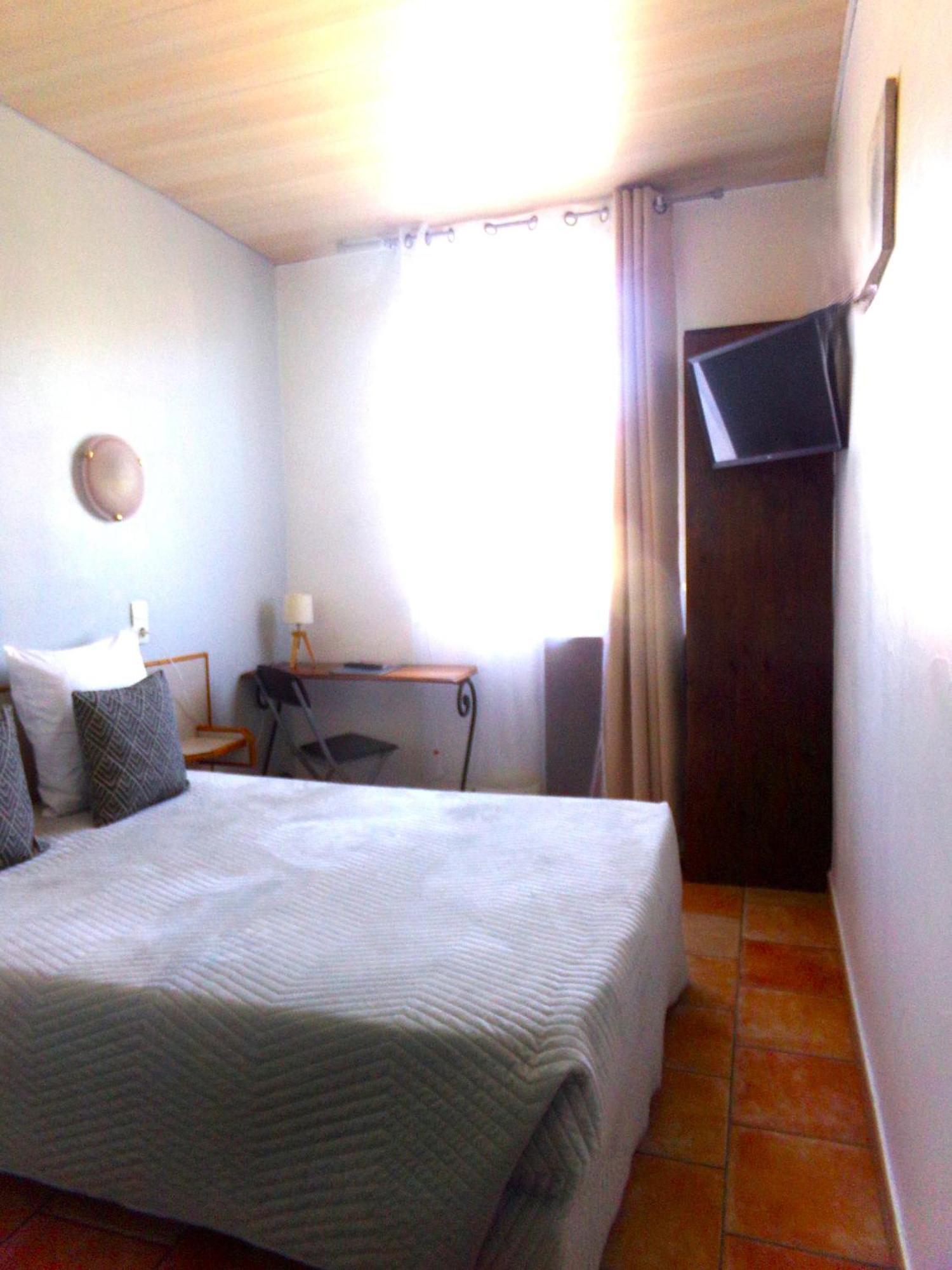 Hotel Du Lac ชาโตว์-อาร์นูซ์-แซงต์-โอบอง ภายนอก รูปภาพ